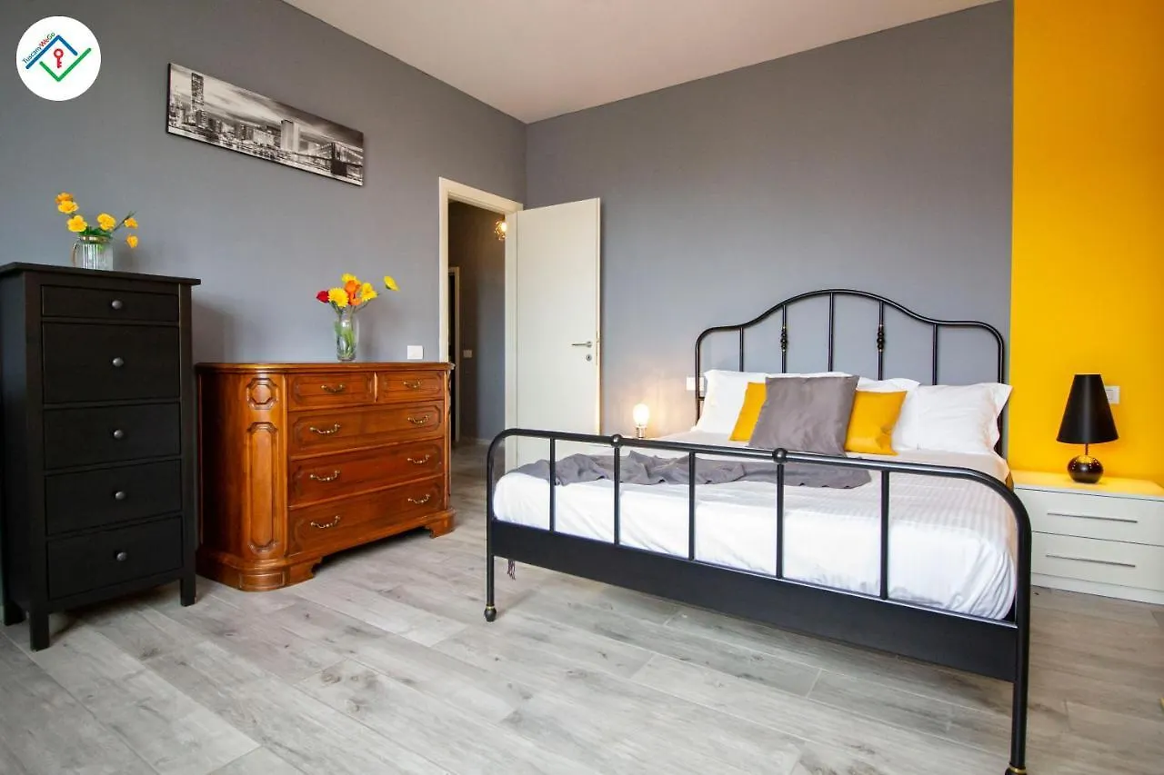 Yellow Apartment Монтекатини-Терме 0*,  Италия