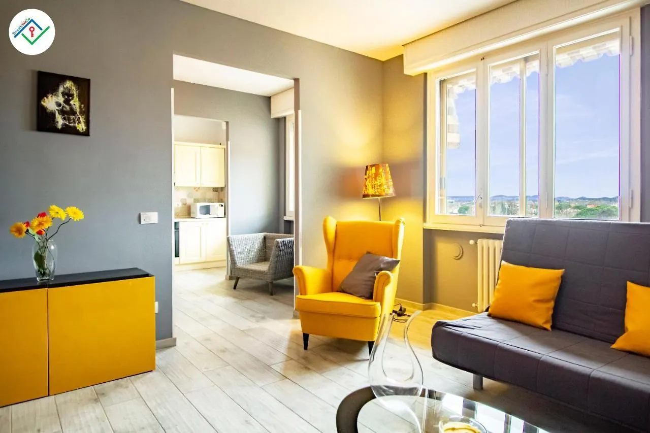 Yellow Apartment Монтекатини-Терме